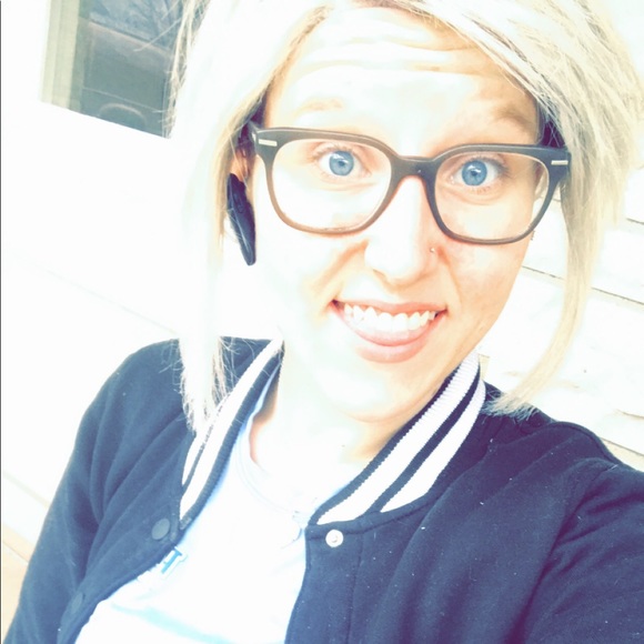 Meet your Posher, Paige - Picture 1 of 1